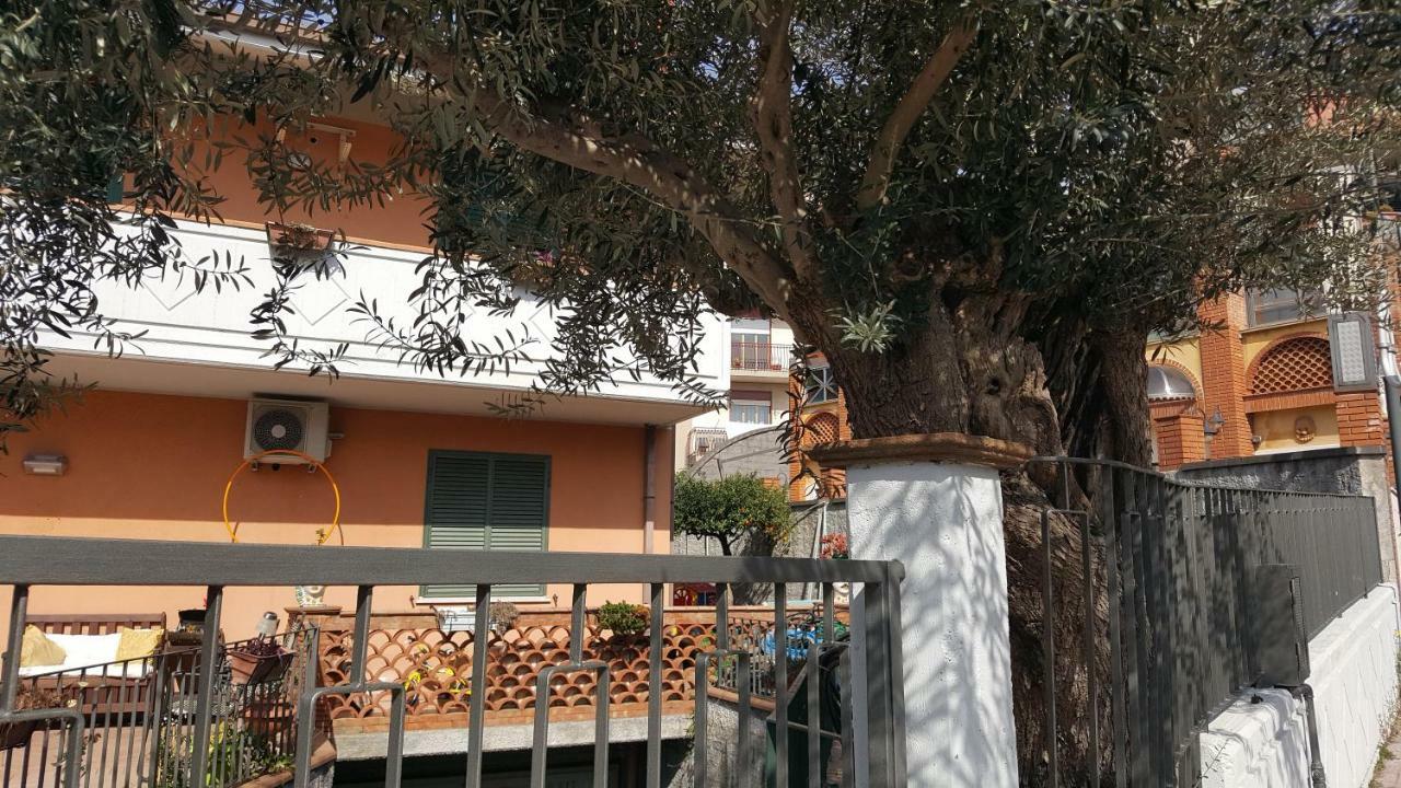 Ferienwohnung Loft Karol Taormina Gaggi Exterior foto